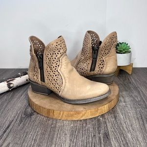 Circle G By Corral | Cut-Out Short Boot Round Toe - Q0001 Tan Size 10